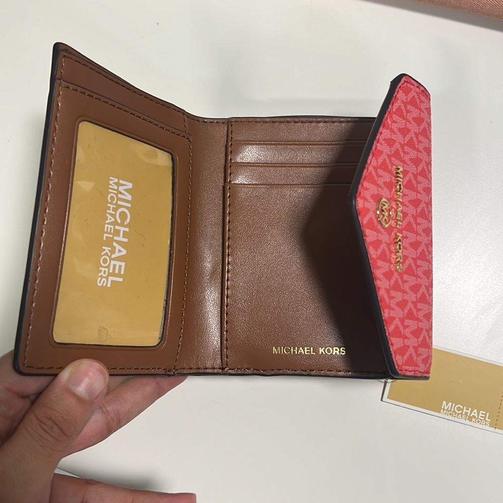 Michael Kors Jet Set Charm Dahlia Multi Trifold Wallet - Picture 4 of 6